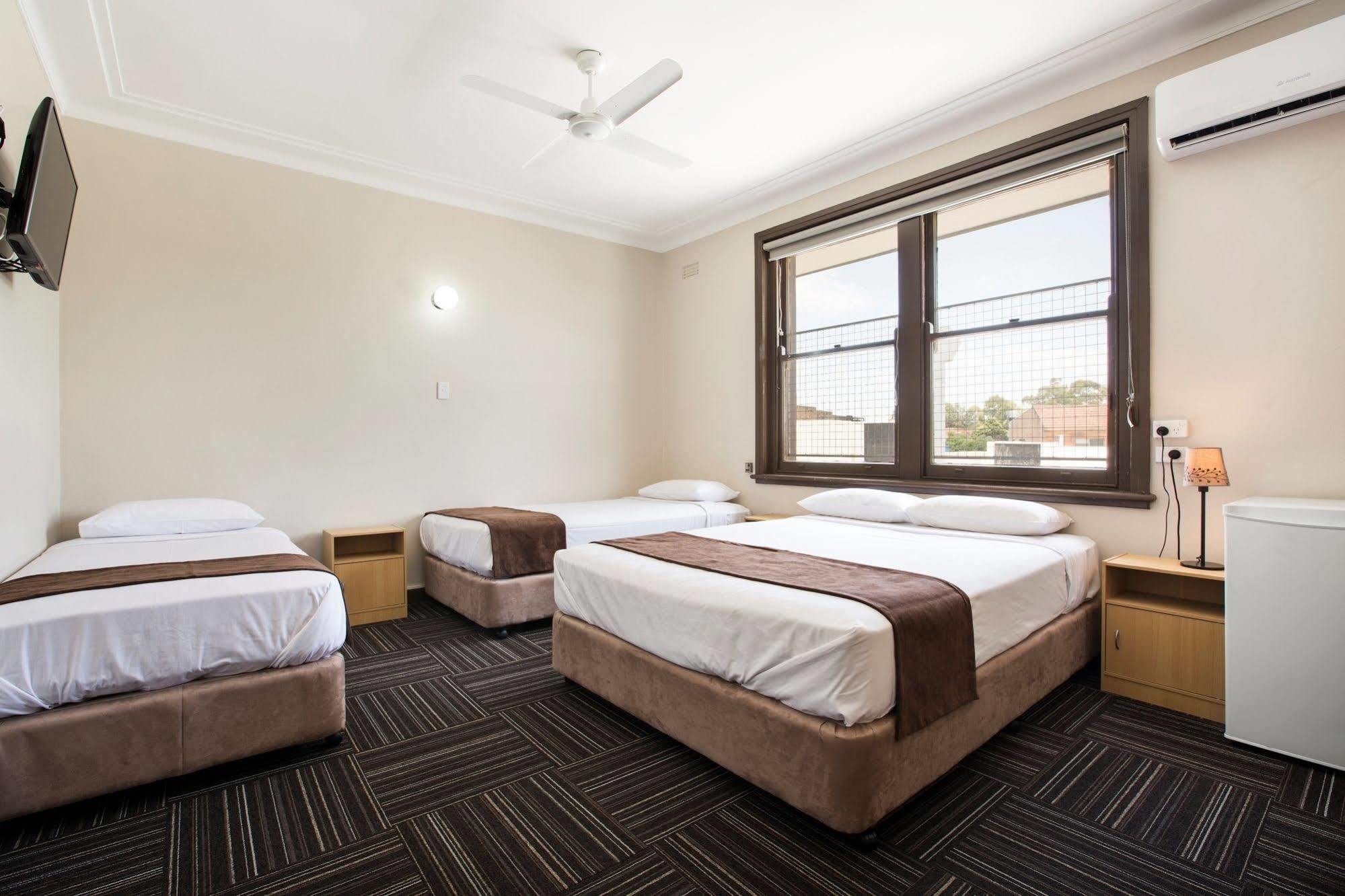 Toongabbie Hotel Blacktown Exteriör bild